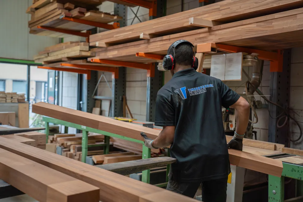 Hardhout wordt uit de stelling gehaald
